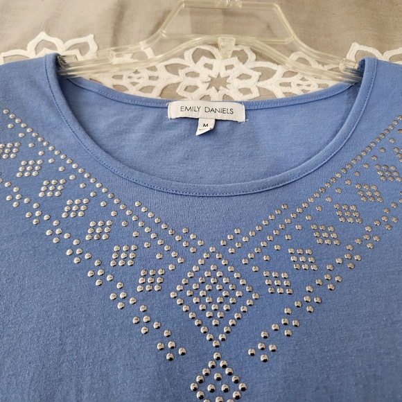 Emily Daniels, Medium, Embellished Short Sleeve Womans, Color Periwinkle - Picture 4 of 6